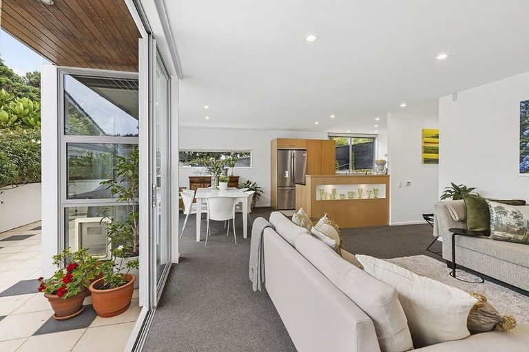 Photo of property in 32 Mantell Street, Seatoun, Wellington, 6022