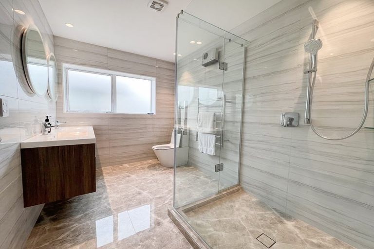 Photo of property in 33 Riroriro Road, Hobsonville, Auckland, 0616