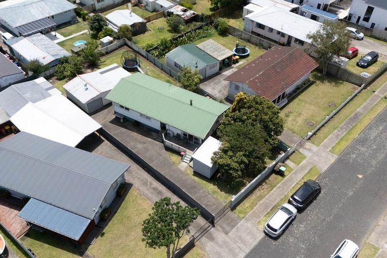 Photo of property in 23 Kemble Close, Mangere, Auckland, 2022