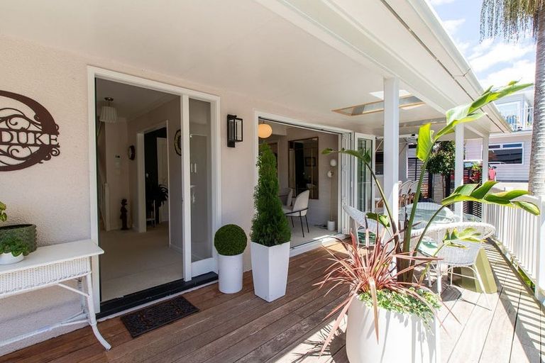 Photo of property in 1/2 Heathcote Road, Castor Bay, Auckland, 0620