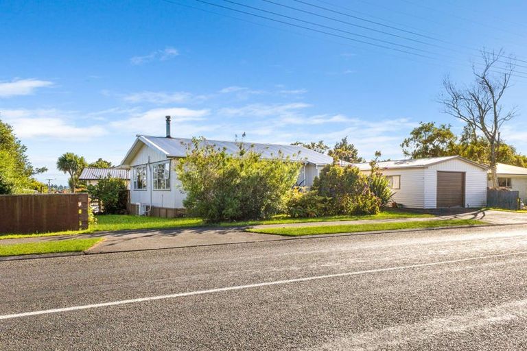 Photo of property in 19 Pukatea Street, Inglewood, 4330