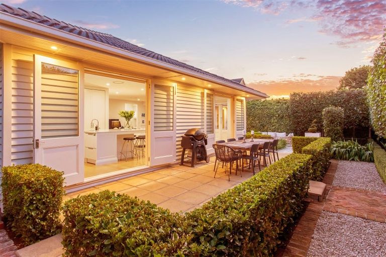 Photo of property in 25 Cox Street, Merivale, Christchurch, 8014