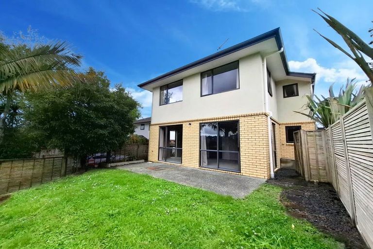 Photo of property in 3/31 Orwell Road, Greenhithe, Auckland, 0632