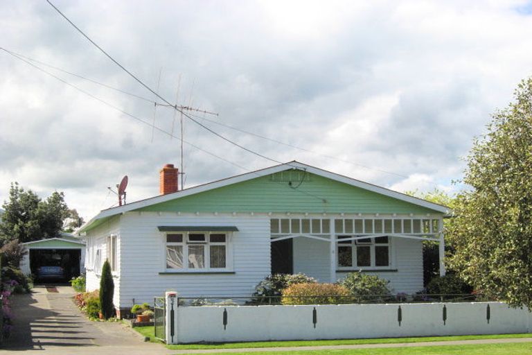 Photo of property in 2 Muir Street, Gonville, Whanganui, 4501