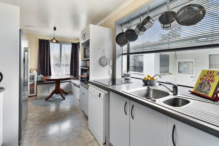 Photo of property in 38 Bowater Place, Manurewa, Auckland, 2102