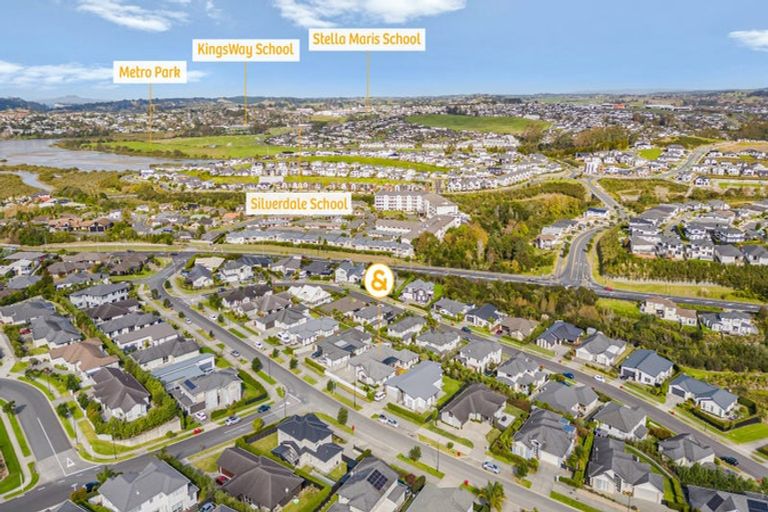 Photo of property in 15 Flavell Drive, Orewa, 0931