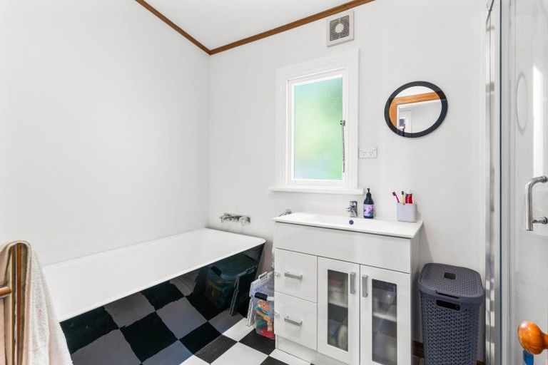 Photo of property in 14 Bangor Terrace, Kew, Dunedin, 9012