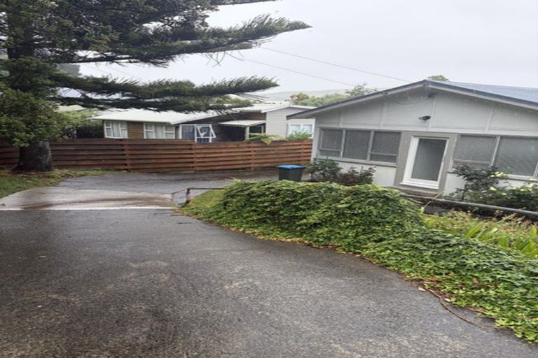 Photo of property in 27 Paremata Crescent, Paremata, Porirua, 5024