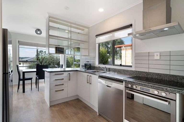 Photo of property in 7 Kotinga Avenue, Glen Eden, Auckland, 0602