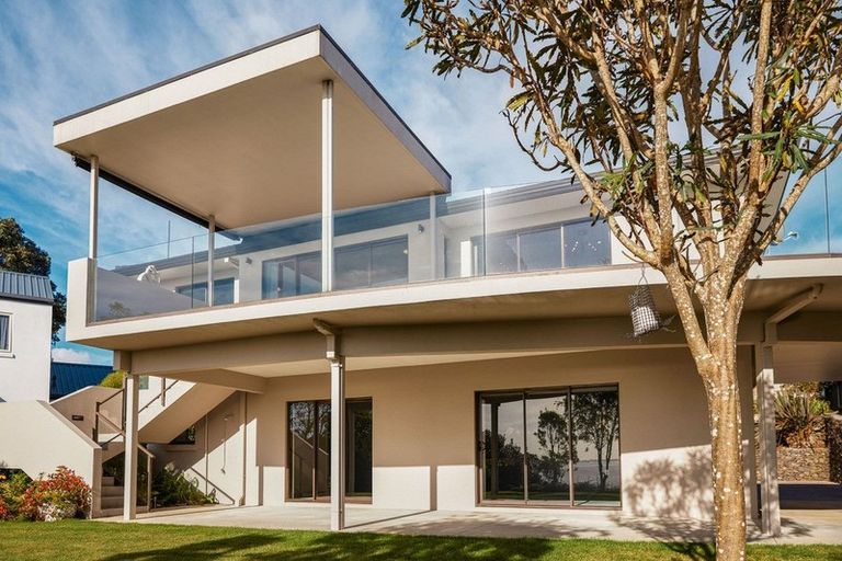 Photo of property in 17 Tinopai Drive, Omokoroa, 3114