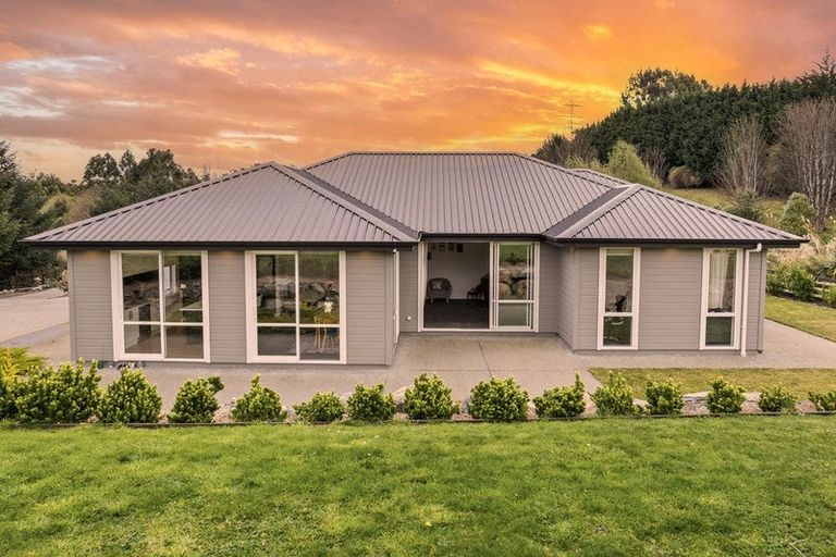 Photo of property in 16 Redwoods Lane, Helensburgh, Dunedin, 9010