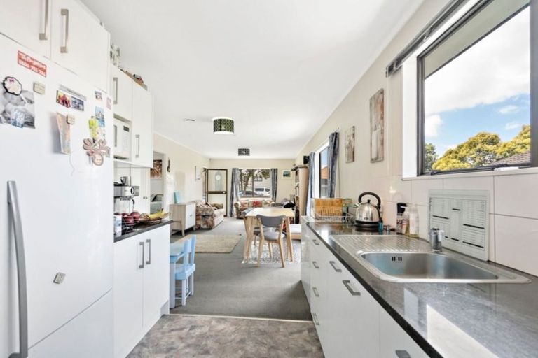 Photo of property in 2/70 Palmers Road, Clendon Park, Auckland, 2103