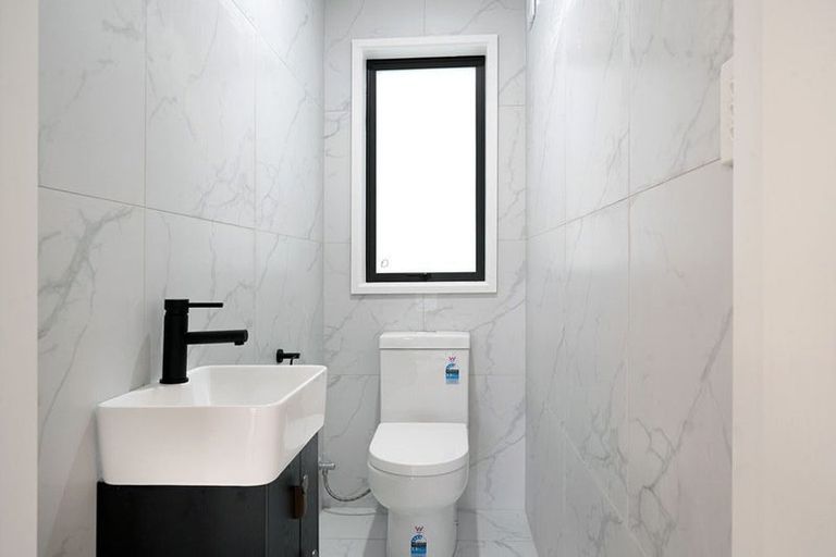 Photo of property in 8/1 Waters Place, New Lynn, Auckland, 0600