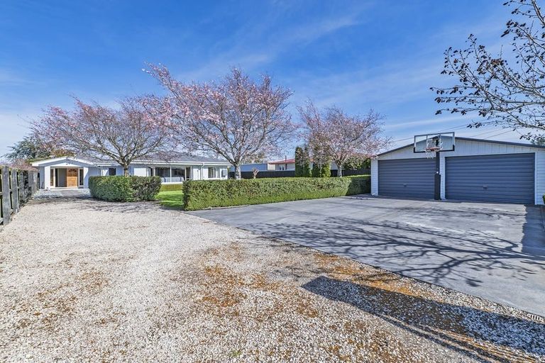 Photo of property in 35 Leeston And Lake Road, Leeston, 7632