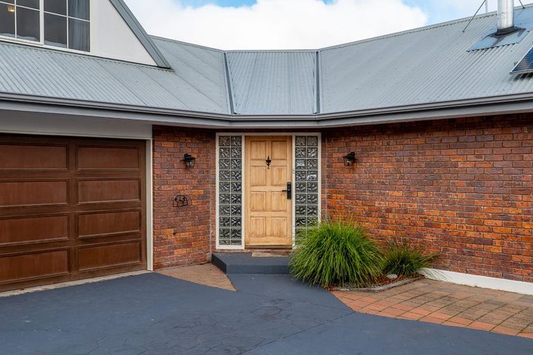 Photo of property in 22 Millcroft Place, Parklands, Christchurch, 8083