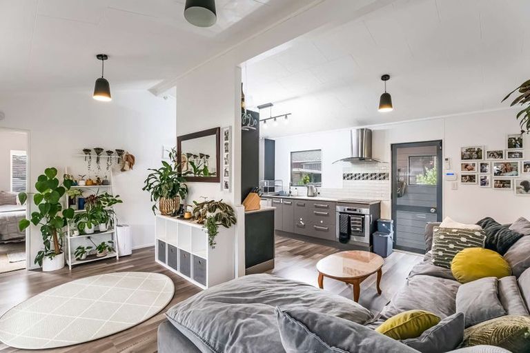 Photo of property in 3/35 Springs Road, Parakai, 0830