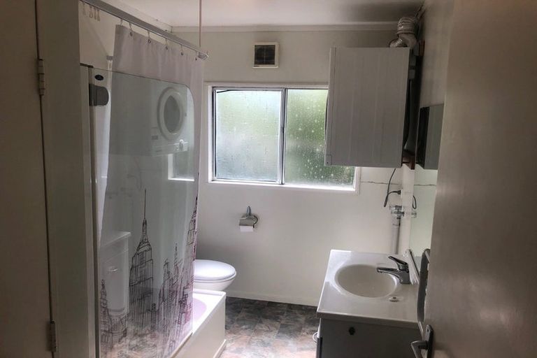 Photo of property in 42 Winston Street, Crofton Downs, Wellington, 6035