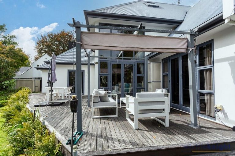 Photo of property in 366 Sawyers Arms Road, Harewood, Christchurch, 8051