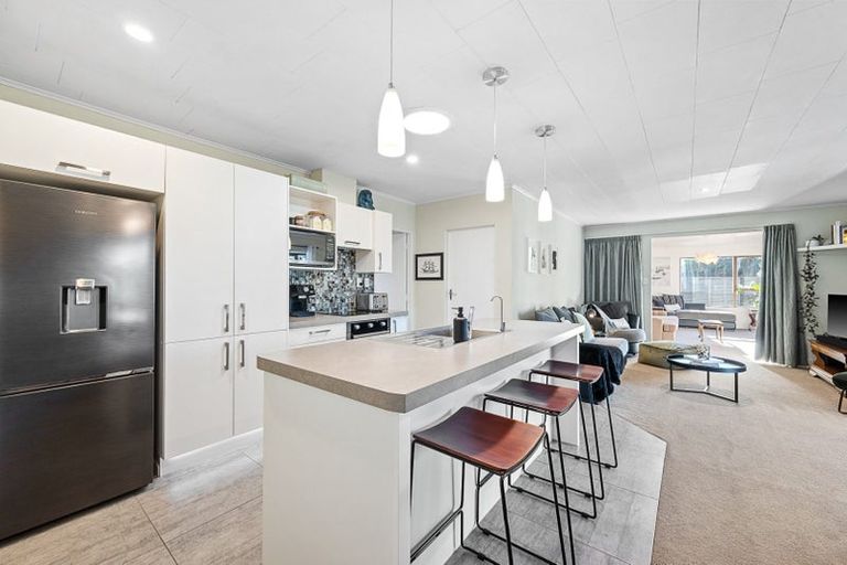 Photo of property in 102 Waikawa Road, Picton, 7220