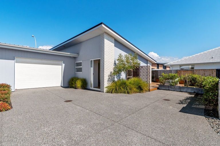 Photo of property in 18 Toi Place, Papamoa, 3118
