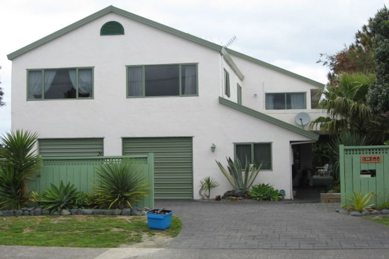 Photo of property in 1361b Whangaparaoa Road, Army Bay, Whangaparaoa, 0930