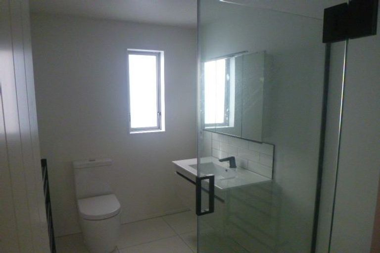 Photo of property in 64 Burnham Street, Seatoun, Wellington, 6022