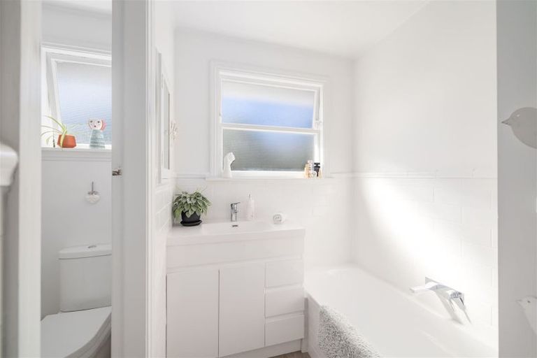 Photo of property in 32 Rossiter Avenue, Redwood, Christchurch, 8051