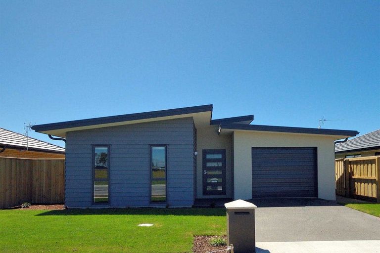 Photo of property in 32 Hodgkinson Road, Pegasus, 7612