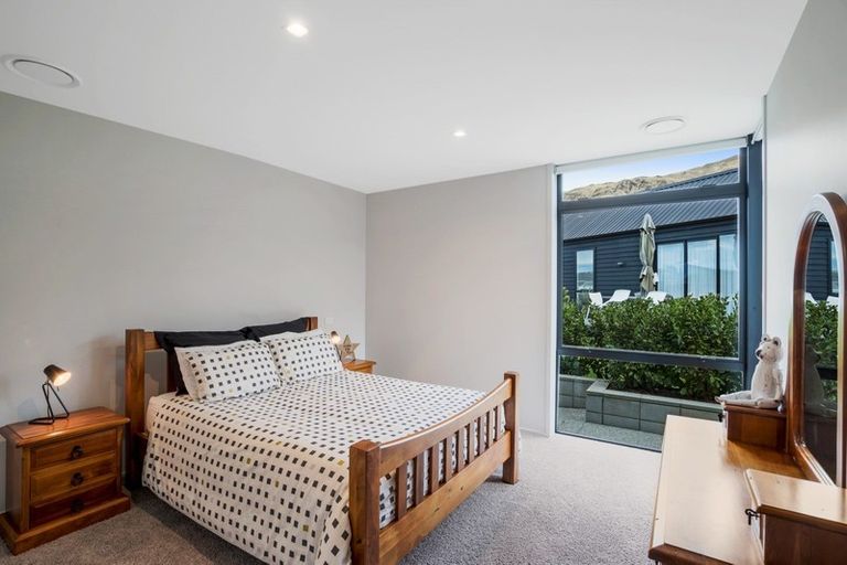 Photo of property in 4 Eden Close, Wanaka, 9305