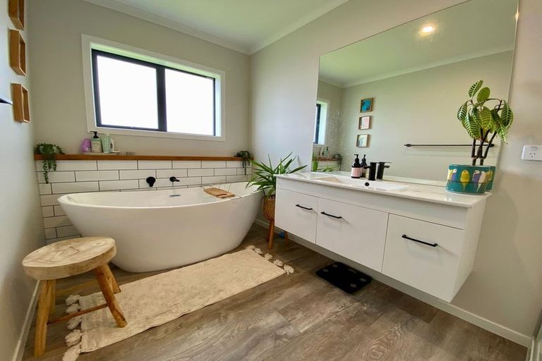 Photo of property in 30 George Street, Bulls, 4818