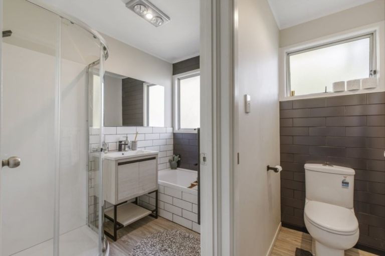 Photo of property in 301 Royal Road, Massey, Auckland, 0614