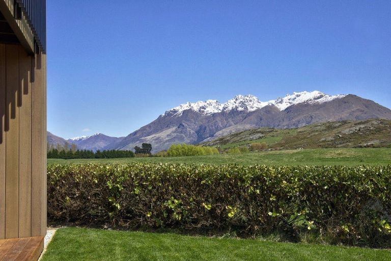 Photo of property in 22 Soudley Court, Jacks Point, Queenstown, 9371