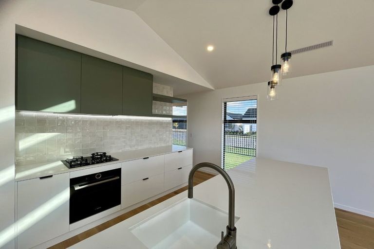 Photo of property in 16 Oriel Way, Rolleston, 7614