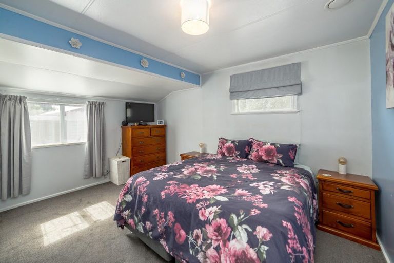 Photo of property in 11 Madden Place, Solway, Masterton, 5810