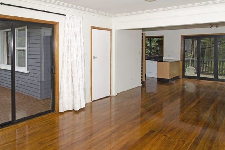 Photo of property in 43 Waima Crescent, Titirangi, Auckland, 0604