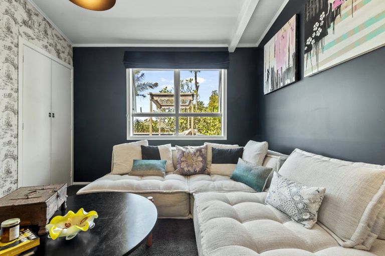 Photo of property in 12 Tyne Road, Forrest Hill, Auckland, 0620