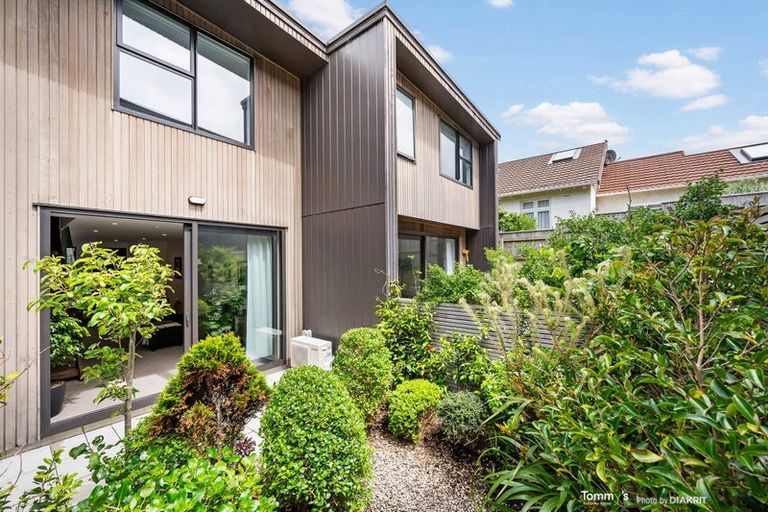 Photo of property in 4/20 Trent Street, Island Bay, Wellington, 6023