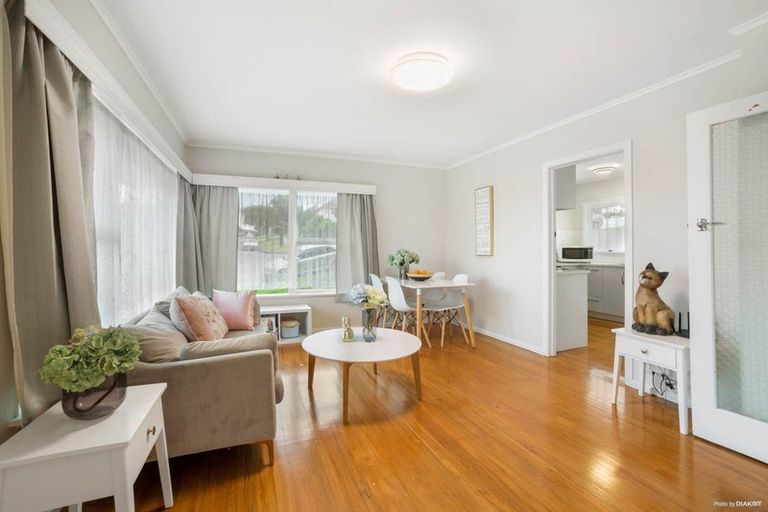 Photo of property in 6a Seaview Road, Milford, Auckland, 0620