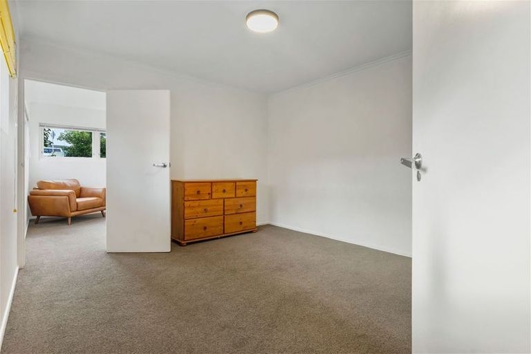 Photo of property in 37 Toroa Street, Torbay, Auckland, 0630