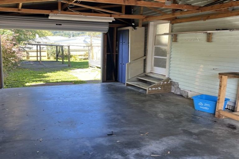 Photo of property in 82 Reynolds Street, Taita, Lower Hutt, 5011