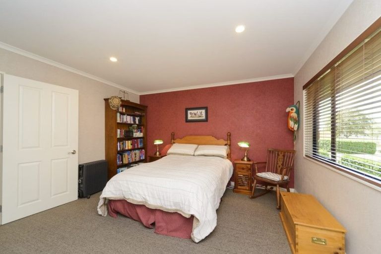 Photo of property in 17 Liberty Grove, Kelvin Grove, Palmerston North, 4414