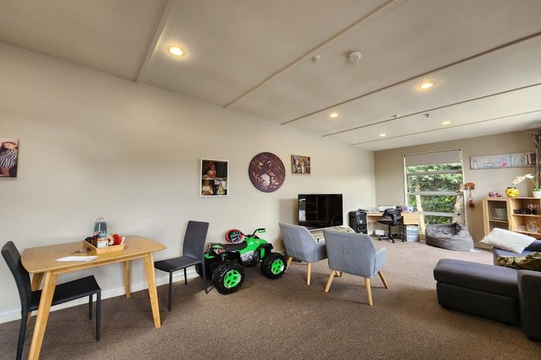 Photo of property in 203 Tasman Street, Mount Cook, Wellington, 6021