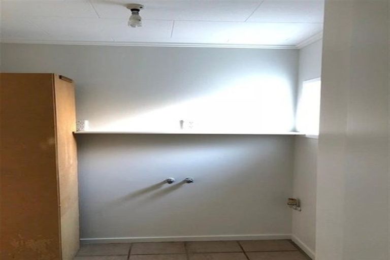 Photo of property in 24 Mirrabooka Avenue, Botany Downs, Auckland, 2010