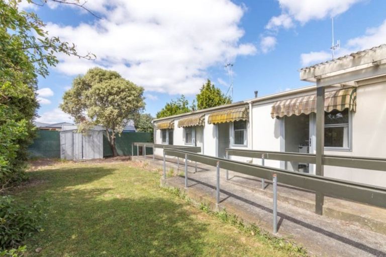 Photo of property in 61 Botanical Road, Takaro, Palmerston North, 4412