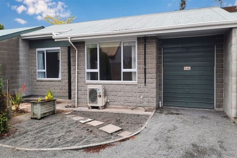Photo of property in 2/127 Clarence Street, Riccarton, Christchurch, 8011
