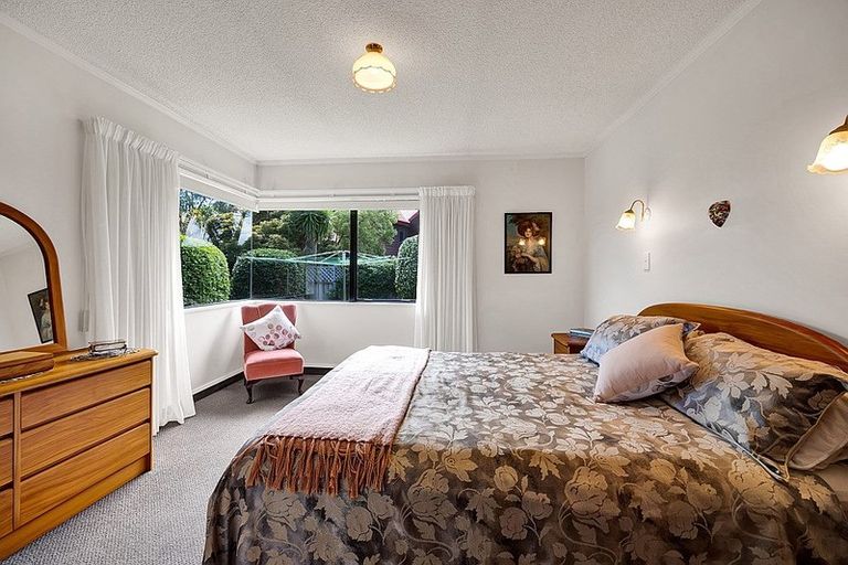 Photo of property in 23 Veale Road, Frankleigh Park, New Plymouth, 4310