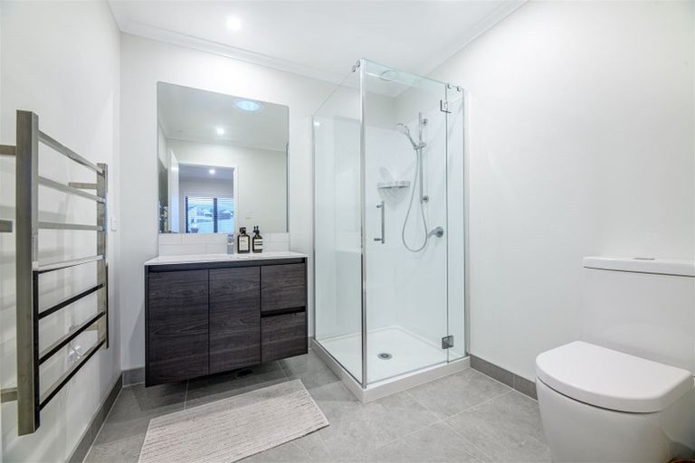 Photo of property in 42 Pennant Street, Long Bay, Auckland, 0630