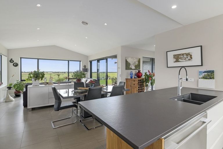 Photo of property in 161 Harakeke Road, Te Horo, Otaki, 5581