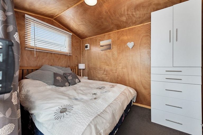 Photo of property in 2 Morrow Avenue, St Andrews, Hamilton, 3200