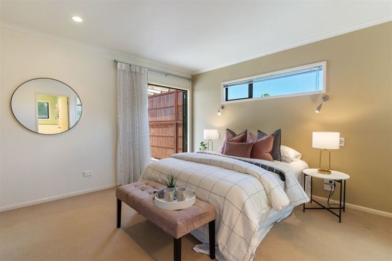 Photo of property in 35 Tindalls Bay Road, Tindalls Beach, Whangaparaoa, 0930